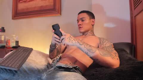 Snapshot of im_dominike chatting on 02/13/25, 11:15 im_dominike online show from 02/13/25, 11:15