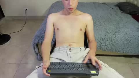 IM EMILIANOLUX online show from 10/21/25, 07:58