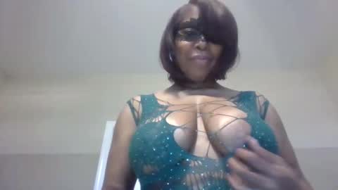 weet exy Cougar online show from 05/01/26, 12:43