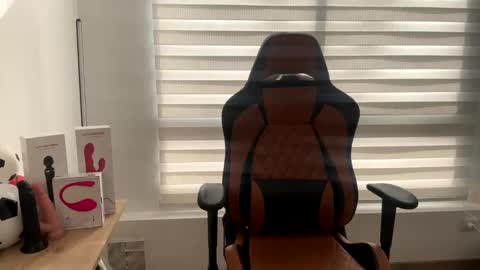 Laia online show from 01/14/25, 08:15