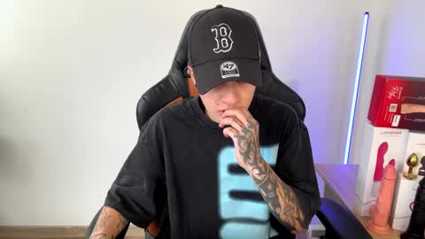 Laia online show from 02/22/25, 08:09