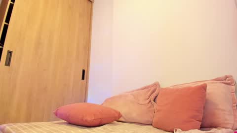 Luna online show from 01/10/25, 12:06