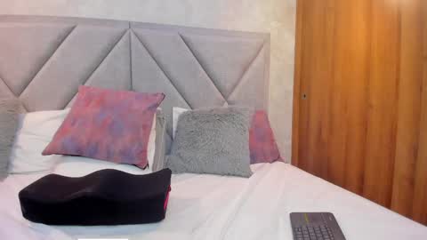 Manu  online show from 05/27/26, 06:16