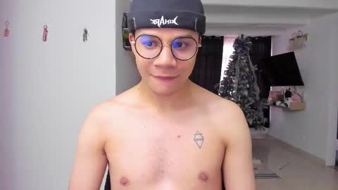 Snapshot of im_marco chatting on 11/27/25, 08:55 Marco online show from 11/27/25, 08:55