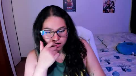 mei mei uwu online show from 12/19/25, 03:02