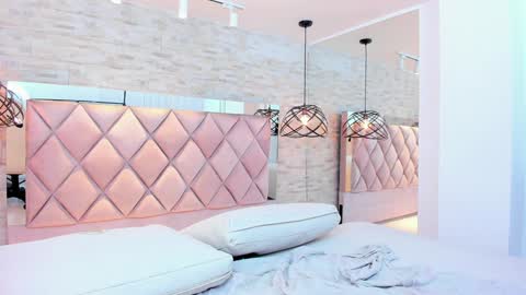 Snapshot of im_mou_ chatting on 01/21/25, 03:32 im mou online show from 01/21/25, 03:32