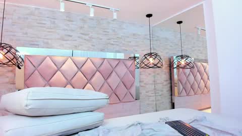 Snapshot of im_mou_ chatting on 01/24/25, 03:45 im mou online show from 01/24/25, 03:45