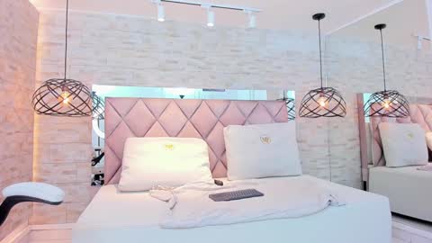 Snapshot of im_mou_ chatting on 01/25/25, 03:41 im mou online show from 01/25/25, 03:41