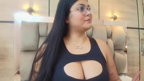 Snapshot of im_mou_ chatting on 09/11/25, 12:38 im mou online show from 09/11/25, 12:38