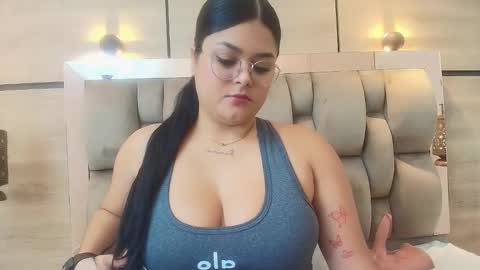 Snapshot of im_mou_ chatting on 09/18/25, 12:51 im mou online show from 09/18/25, 12:51