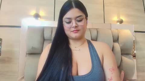 Snapshot of im_mou_ chatting on 09/24/25, 01:36 im mou online show from 09/24/25, 01:36