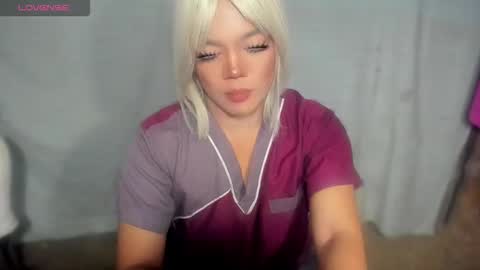 ella may online show from 10/09/25, 12:03