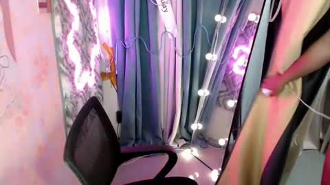 im_urloving_mama69 online show from 12/18/25, 04:35