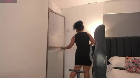 Snapshot of imacwenn_ chatting on 04/25/26, 01:41 Sofia online show from 04/25/26, 01:41