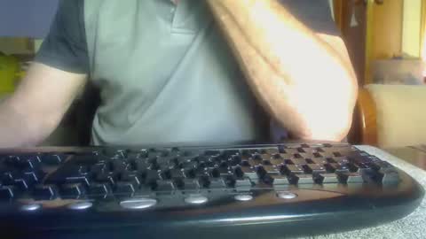 Snapshot of imaussiechris chatting on 02/02/25, 10:17 Aussie Guy online show from 02/02/25, 10:17