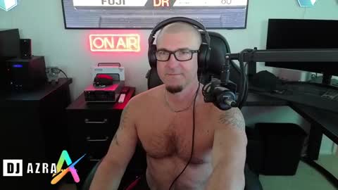 Snapshot of imdjazra chatting on 12/27/24, 03:26 DJ Azra online show from 12/27/24, 03:26