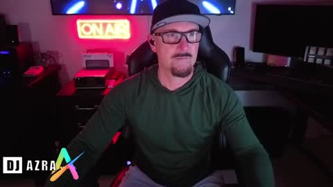 Snapshot of imdjazra chatting on 02/07/25, 04:16 DJ Azra online show from 02/07/25, 04:16