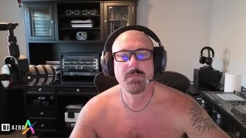 Snapshot of imdjazra chatting on 10/02/25, 02:02 DJ Azra online show from 10/02/25, 02:02