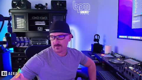 Snapshot of imdjazra chatting on 10/10/25, 12:53 DJ Azra online show from 10/10/25, 12:53