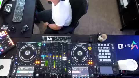 Snapshot of imdjazra chatting on 11/02/25, 03:03 DJ Azra online show from 11/02/25, 03:03