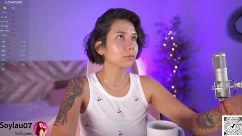 Snapshot of imjess_ chatting on 10/23/25, 02:22 imjess_ online show from 10/23/25, 02:22