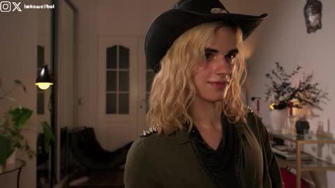 sasha hethey online show from 10/30/25, 10:21