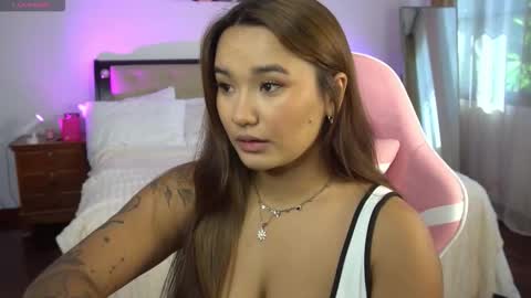 Snapshot of immahawaii chatting on 11/16/25, 03:23 Imma online show from 11/16/25, 03:23