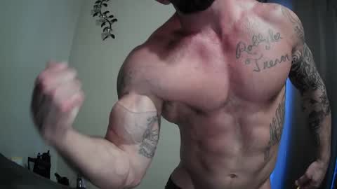 Snapshot of imnewherelollol chatting on 01/13/25, 08:26 Majordadbod101 online show from 01/13/25, 08:26