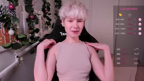 Snapshot of imnotmia chatting on 12/05/24, 08:55 Mia online show from 12/05/24, 08:55