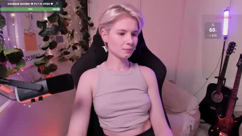 Snapshot of imnotmia chatting on 02/09/25, 01:14 Mia online show from 02/09/25, 01:14