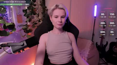 Snapshot of imnotmia chatting on 02/15/25, 01:05 Mia online show from 02/15/25, 01:05