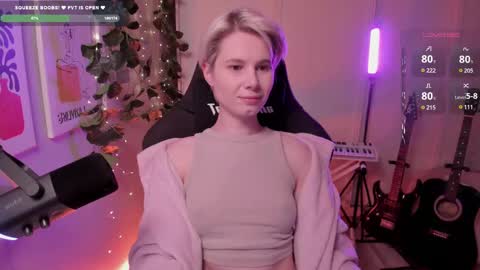 Snapshot of imnotmia chatting on 03/03/25, 01:09 Mia online show from 03/03/25, 01:09