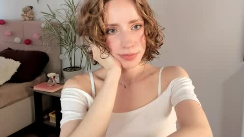 Snapshot of imogensy chatting on 06/03/26, 02:33 my name Imo Fansly online show from 06/03/26, 02:33