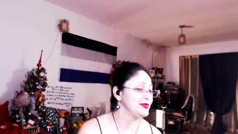 Snapshot of imperatrizasado chatting on 01/11/25, 10:07 Empress online show from 01/11/25, 10:07