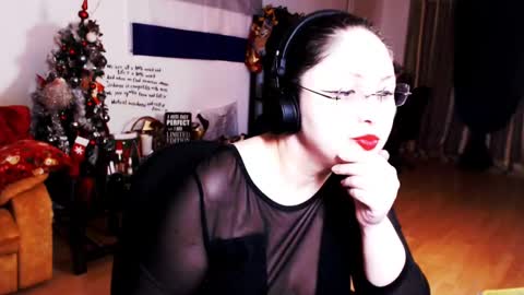 Snapshot of imperatrizasado chatting on 02/09/25, 01:22 Empress online show from 02/09/25, 01:22