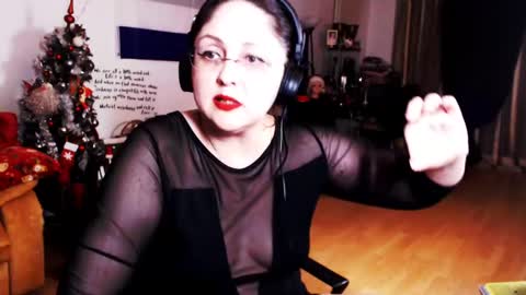 Snapshot of imperatrizasado chatting on 02/09/25, 04:25 Empress online show from 02/09/25, 04:25