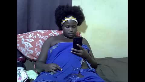 Snapshot of impress_ivy chatting on 10/17/25, 02:52 impress_ivy online show from 10/17/25, 02:52
