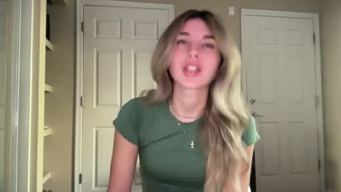 Snapshot of imrubyy chatting on 01/17/25, 10:56 RUBYY 3 online show from 01/17/25, 10:56