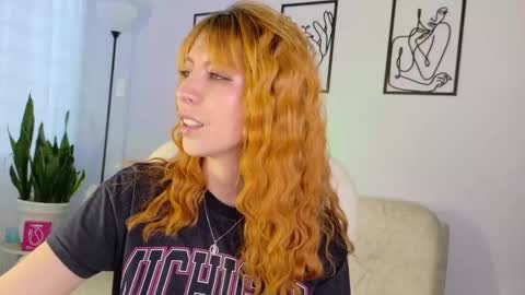 Snapshot of imsiennabellucci chatting on 09/29/25, 09:19 Sienna online show from 09/29/25, 09:19