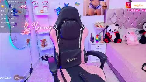 sofy online show from 11/18/25, 10:25