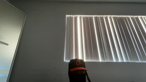 imstraightt18 online show from 12/03/24, 11:24