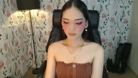 Snapshot of imyourlegalbaby chatting on 02/01/25, 07:05 Aki online show from 02/01/25, 07:05