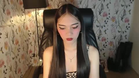 Snapshot of imyourlegalbaby chatting on 02/05/25, 12:27 Aki online show from 02/05/25, 12:27