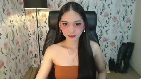 Snapshot of imyourlegalbaby chatting on 02/08/25, 12:17 Aki online show from 02/08/25, 12:17