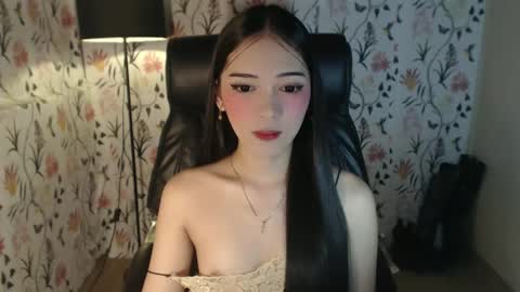 Snapshot of imyourlegalbaby chatting on 02/20/25, 04:07 Aki online show from 02/20/25, 04:07