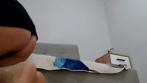 Della online show from 02/21/25, 10:15