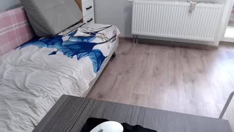 Della online show from 03/08/25, 08:55