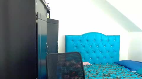 incubus_couple1 online show from 01/12/25, 07:42