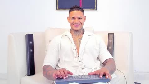 Jacobo online show from 10/06/25, 04:43