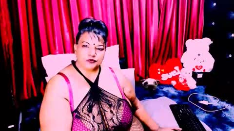 indian_rubyxx online show from 10/18/25, 05:14